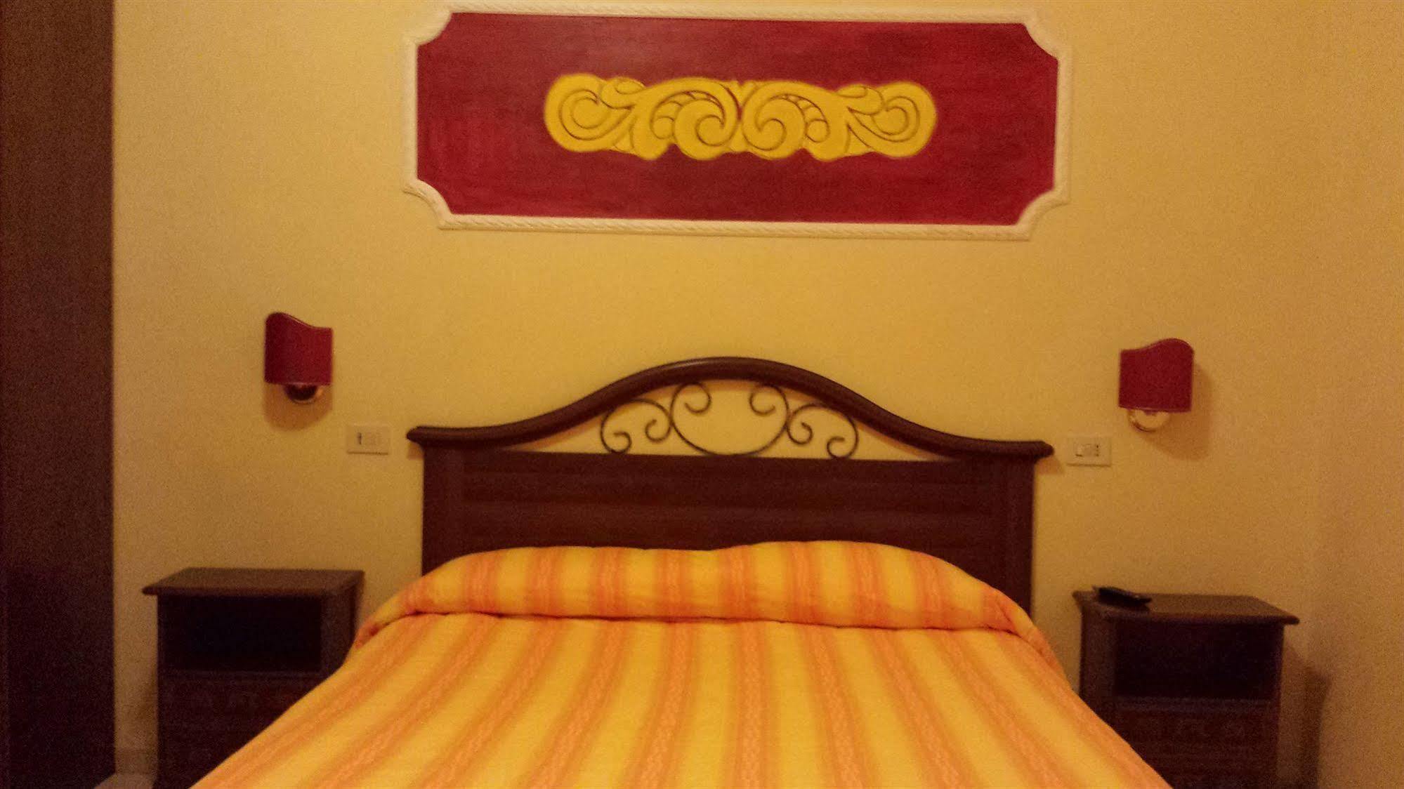 Hostel Cosmos Рим Екстериор снимка